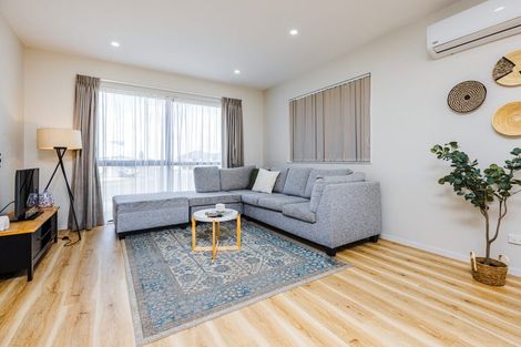 Photo of property in 10 Survila Street, Takanini, 2110