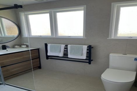 Photo of property in 2/134 Edmonton Road, Te Atatu South, Auckland, 0610