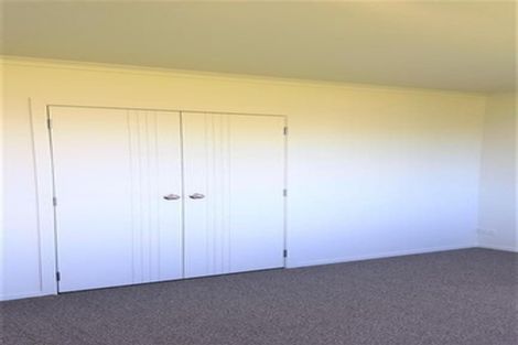 Photo of property in 27 Hill Crescent, Papakura, 2110