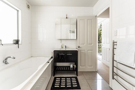 Photo of property in 17u2 Blackbridge Road, Wadestown, Wellington, 6012