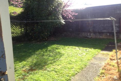 Photo of property in 51f1- Hartford Crescent, Totara Park, Upper Hutt, 5018