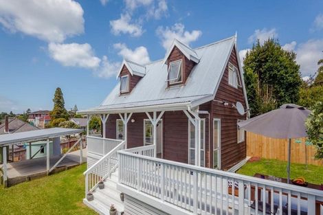 Photo of property in 43 Hutchinson Avenue, New Lynn, Auckland, 0600