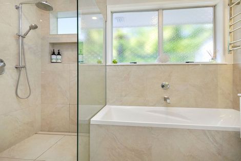 Photo of property in 23 Vista Crescent, Maoribank, Upper Hutt, 5018