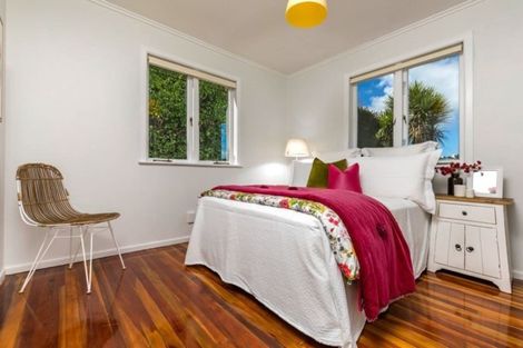Photo of property in 18 Kenmure Avenue, Forrest Hill, Auckland, 0620