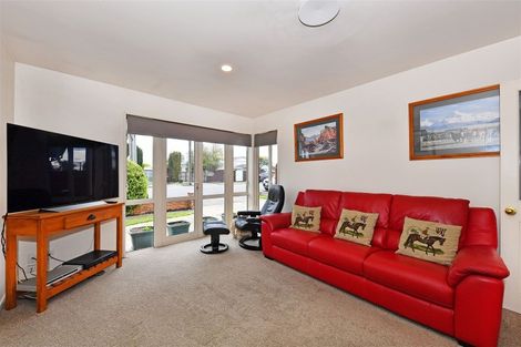 Photo of property in 19 Seymour Street, Hornby, Christchurch, 8042