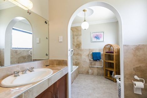 Photo of property in 2 Ewan Place, Taradale, Napier, 4112