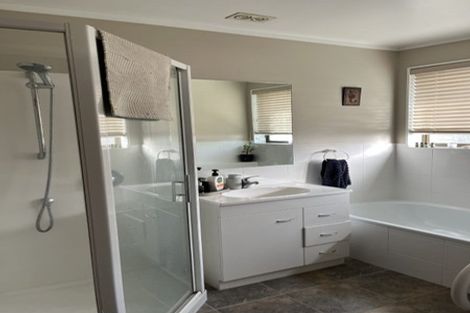 Photo of property in 30 Duncan Road, St Andrews, Hamilton, 3200