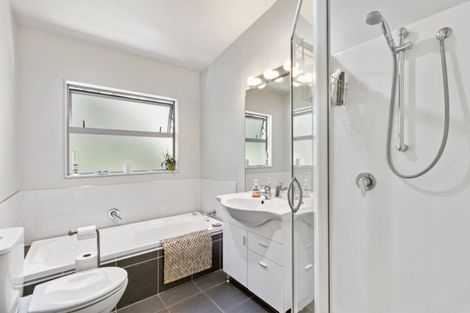 Photo of property in 2/72 Spinella Drive, Bayview, Auckland, 0629