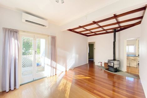 Photo of property in 122 Rathgar Road, Henderson, Auckland, 0610