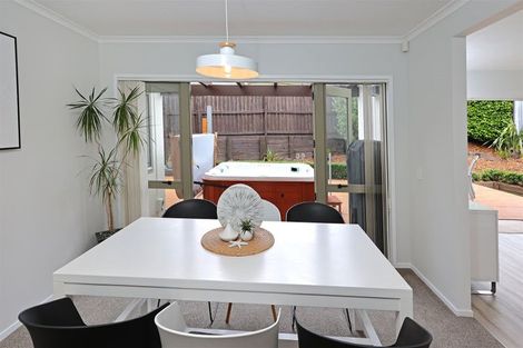 Photo of property in 22 Graven Court, Henderson, Auckland, 0612