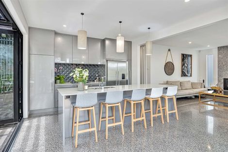 Photo of property in 8 Mansion Court, West Harbour, Auckland, 0618