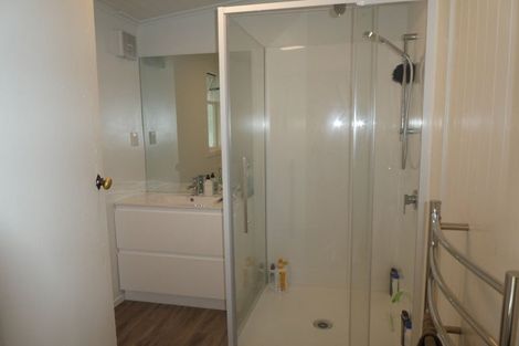 Photo of property in 28 Division Street, Riccarton, Christchurch, 8041