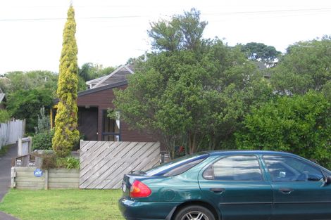 Photo of property in 1/112 Saddleback Rise, Murrays Bay, Auckland, 0630