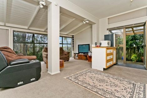 Photo of property in 133 Matipo Road, Te Atatu Peninsula, Auckland, 0610