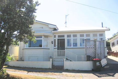 Photo of property in 2/19 West Road, Northland, Wellington, 6012