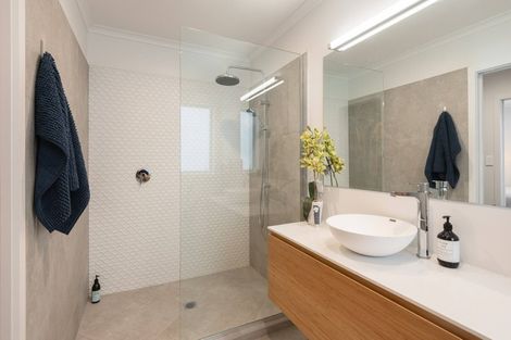 Photo of property in 72 Kaipara Portage Road, Riverhead, 0820