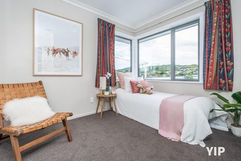 Photo of property in 5 Hallewell Crescent, Johnsonville, Wellington, 6037