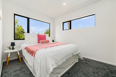 Photo of property in 13a Renata Crescent, Te Atatu Peninsula, Auckland, 0610