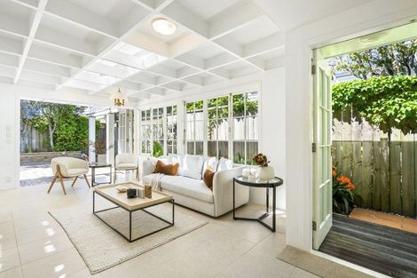 Photo of property in 2/40a Norwood Road, Bayswater, Auckland, 0622