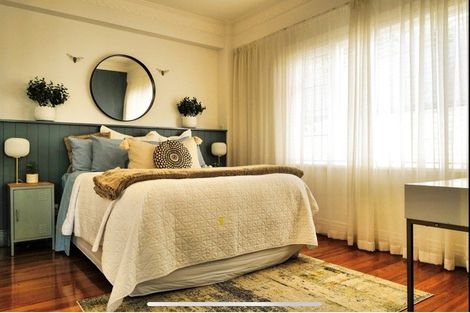 Photo of property in Sunhaven Flats, 262 Oriental Parade, Oriental Bay, Wellington, 6011