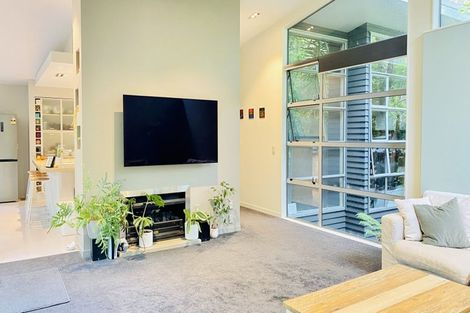 Photo of property in 20c Konini Road, Titirangi, Auckland, 0604