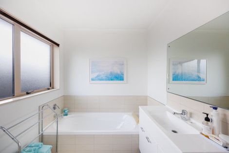 Photo of property in 30 Daniel Place, Kelvin Grove, Palmerston North, 4414