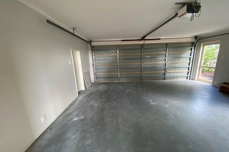 Photo of property in 8 Canary Place, Unsworth Heights, Auckland, 0632