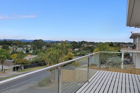 Photo of property in 15 Cyclarama Crescent, Massey, Auckland, 0614