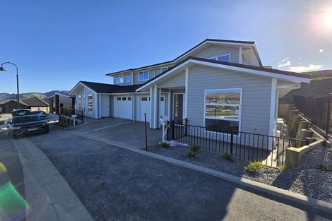 Photo of property in 6a Te Arapito Close, Aotea, 5024