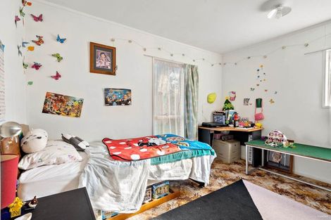 Photo of property in 1/35a Coniston Avenue, Te Atatu South, Auckland, 0610
