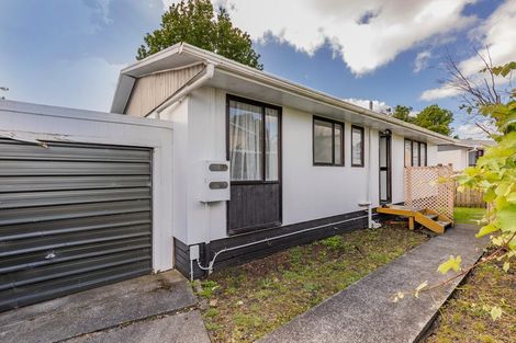 Photo of property in 2/63 Hindmarsh Street, Henderson, Auckland, 0612