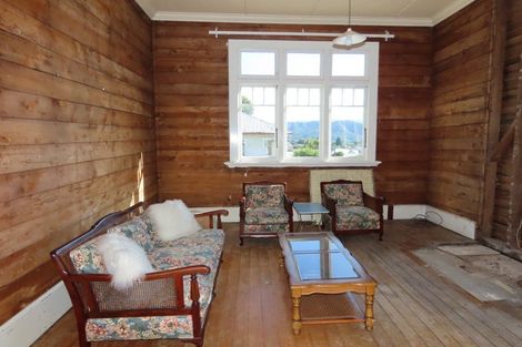 Photo of property in 28 Broadway, Reefton, 7830