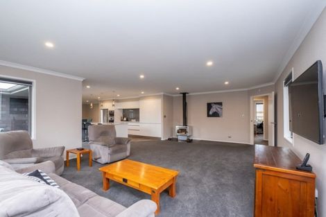 Photo of property in 8 Cordelia Street, Stratford, 4332