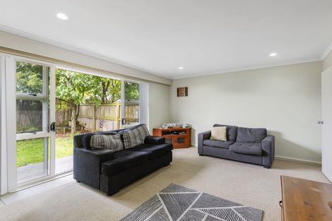 Photo of property in 8 Lime Crescent, Papakura, 2110