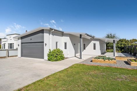 Photo of property in 64 Park Road, Carterton, 5713
