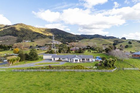 Photo of property in 10 Parker Road, Huntly, 3771