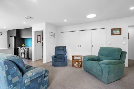 Photo of property in 10 Kaaka Street, Cambridge, 3434