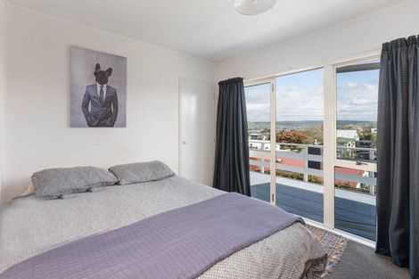 Photo of property in 37 Sunset Street, Hilltop, Taupo, 3330