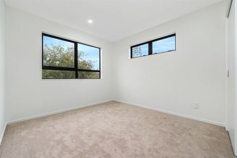 Photo of property in 19b Farwood Drive, Henderson, Auckland, 0612