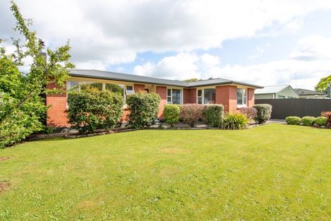 Photo of property in 10 Piper Place, Roslyn, Palmerston North, 4414