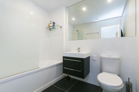 Photo of property in 2u3 Stone Street, Miramar, Wellington, 6022