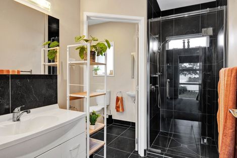 Photo of property in 22 Halse Place, Opunake, 4616