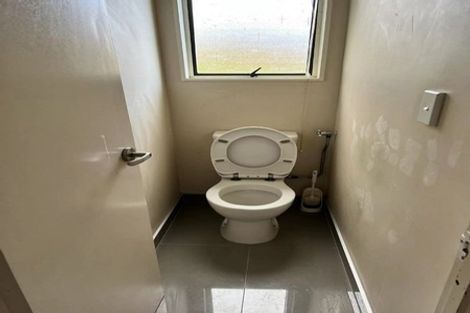 Photo of property in 21 Colwill Road, Massey, Auckland, 0614