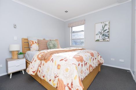 Photo of property in 11 Yarnbrook Grove, Churton Park, Wellington, 6037