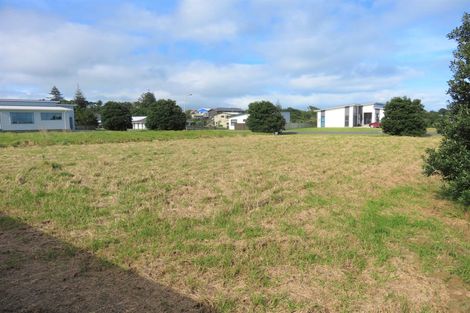 Photo of property in 2 Pipi Place, Baylys Beach, 0377