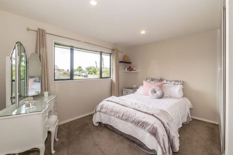 Photo of property in 2 Paget Drive, Woodend, 7610
