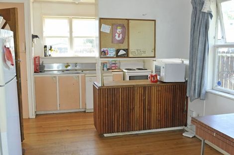 Photo of property in 127 Lancaster Road, Beach Haven, Auckland, 0626