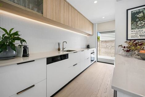 Photo of property in 23u2 Strowan Avenue, Fairfield, Hamilton, 3214