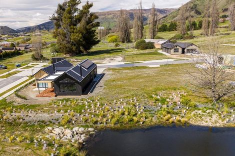 Photo of property in 4 Glenbrae Crescent, Wanaka, 9305