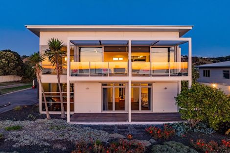 Photo of property in 21 Le Quesne Road, Bay View, Napier, 4104